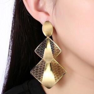 💖 Triple‎ Layer drop Gold Tone Earrings -Super Light!